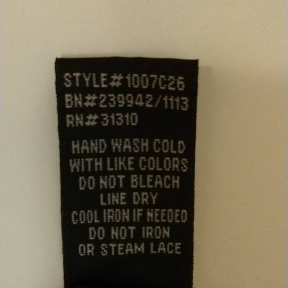 A. Byer sleeveless, ruffled, red, and lace blouse - Picture 5 of 5